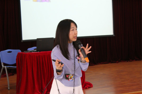 3 伍九娴正在授课 copy